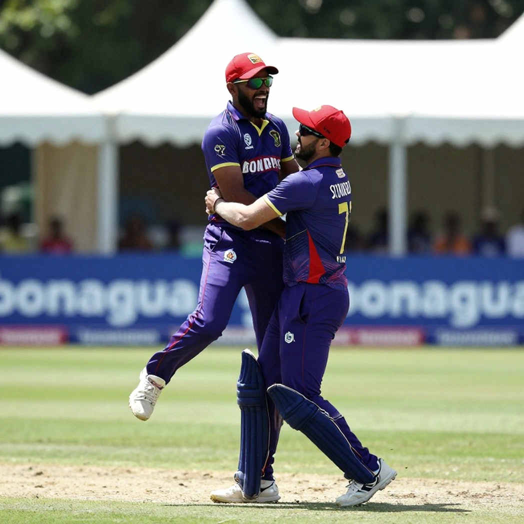 ডট বলের খাতা: পাওয়ারপ্লের নীরবতা কীভাবে টি-টোয়েন্টির পতন লেখে ডট বলের খাতা: পাওয়ারপ্লের নীরবতা কীভাবে টি-টোয়েন্টির পতন লেখে