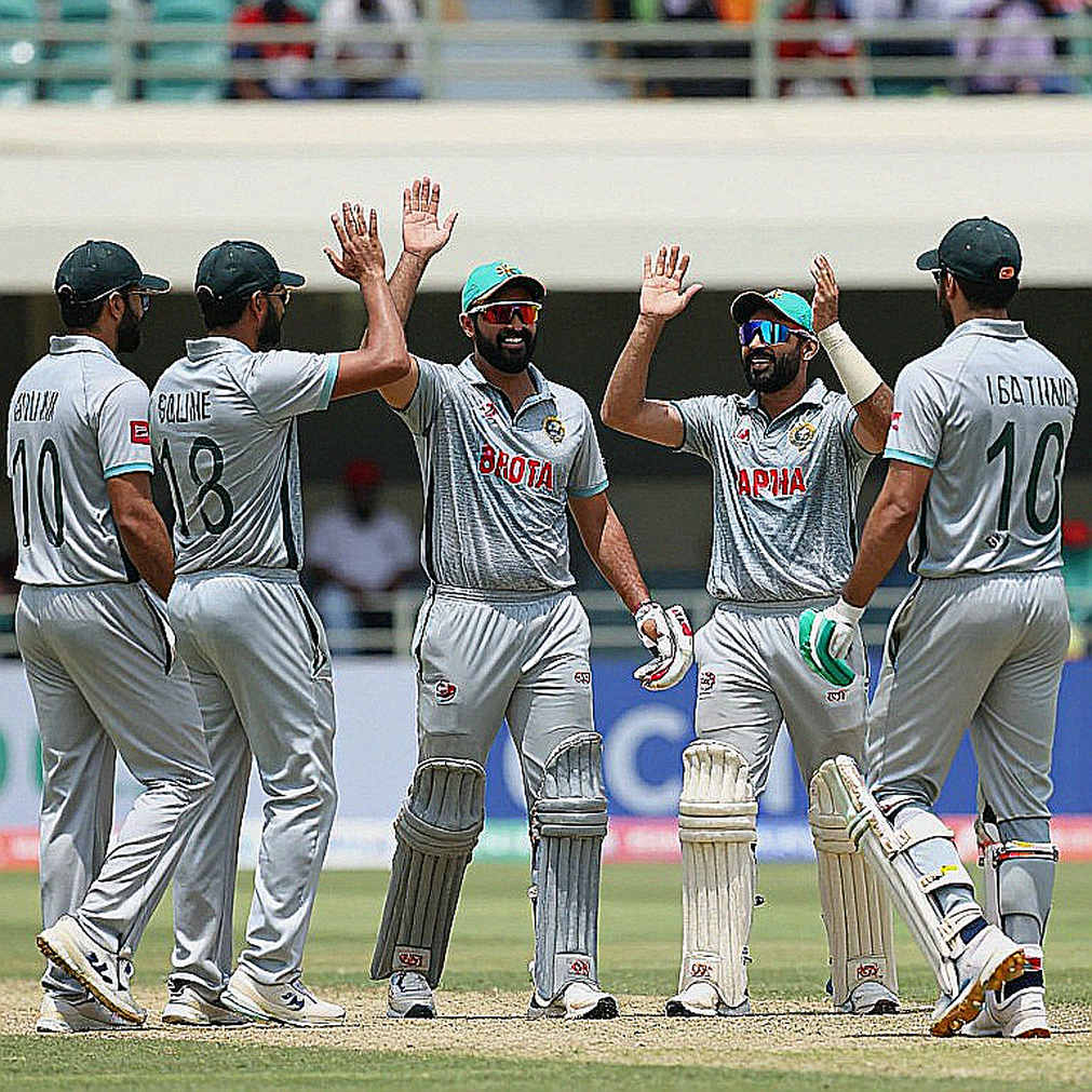 ফাঁকা ঘর, ভরা গুজব: ট্রান্সফার উইন্ডোতে তথ্য যাচাইয়ের নীরব পাঠ ফাঁকা ঘর, ভরা গুজব: ট্রান্সফার উইন্ডোতে তথ্য যাচাইয়ের নীরব পাঠ