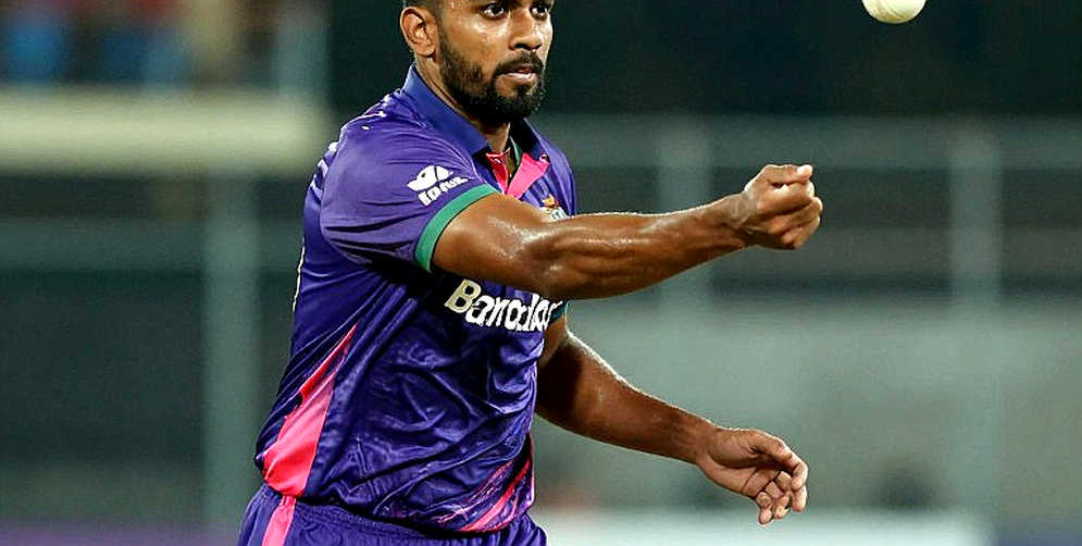 ছয় ম্যাচ, ছয় পয়েন্ট, একটি লাল কার্ড আর ভুল লেবেলের দোমিনো — ওল্ড ট্রাফোর্ডের হিসাব-খাতা ছয় ম্যাচ, ছয় পয়েন্ট, একটি লাল কার্ড আর ভুল লেবেলের দোমিনো — ওল্ড ট্রাফোর্ডের হিসাব-খাতা