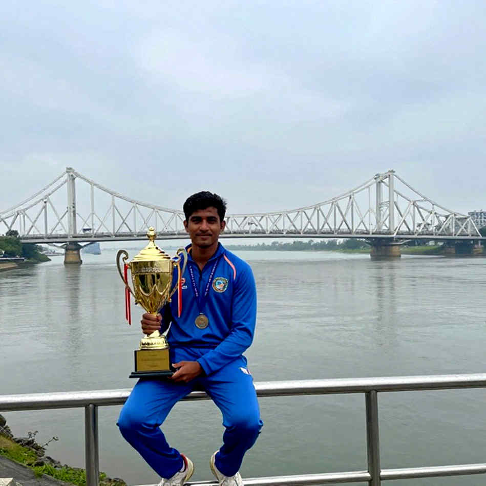মোহাম্মদ শামির দরজা: এক অজ্ঞাত কণ্ঠের বার্তা ও ভারতীয় পেস আক্রমণের নীরব হিসাব মোহাম্মদ শামির দরজা: এক অজ্ঞাত কণ্ঠের বার্তা ও ভারতীয় পেস আক্রমণের নীরব হিসাব