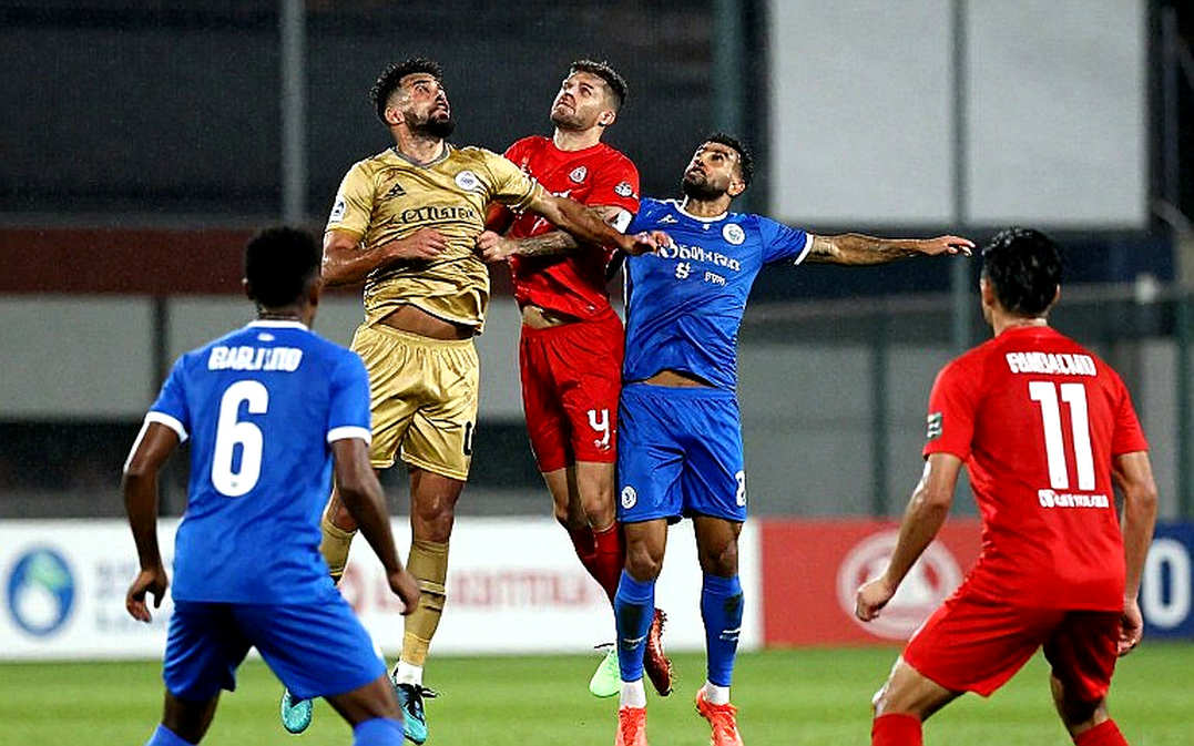লন্ডনের সেই কিকঅফ: ৯০ গজ যা কখনো গোনায় এল না লন্ডনের সেই কিকঅফ: ৯০ গজ যা কখনো গোনায় এল না