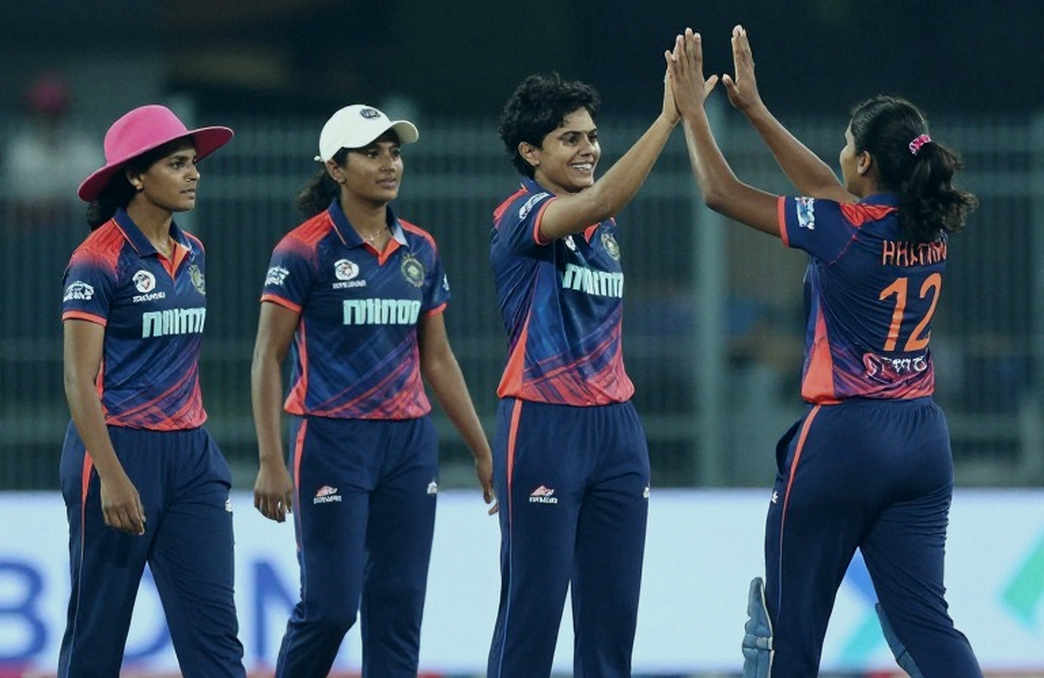 What the X-ray Didn't Say: Jewel Andrew's Finger, the Cover-Squad Silence and a Five-Match Calendar