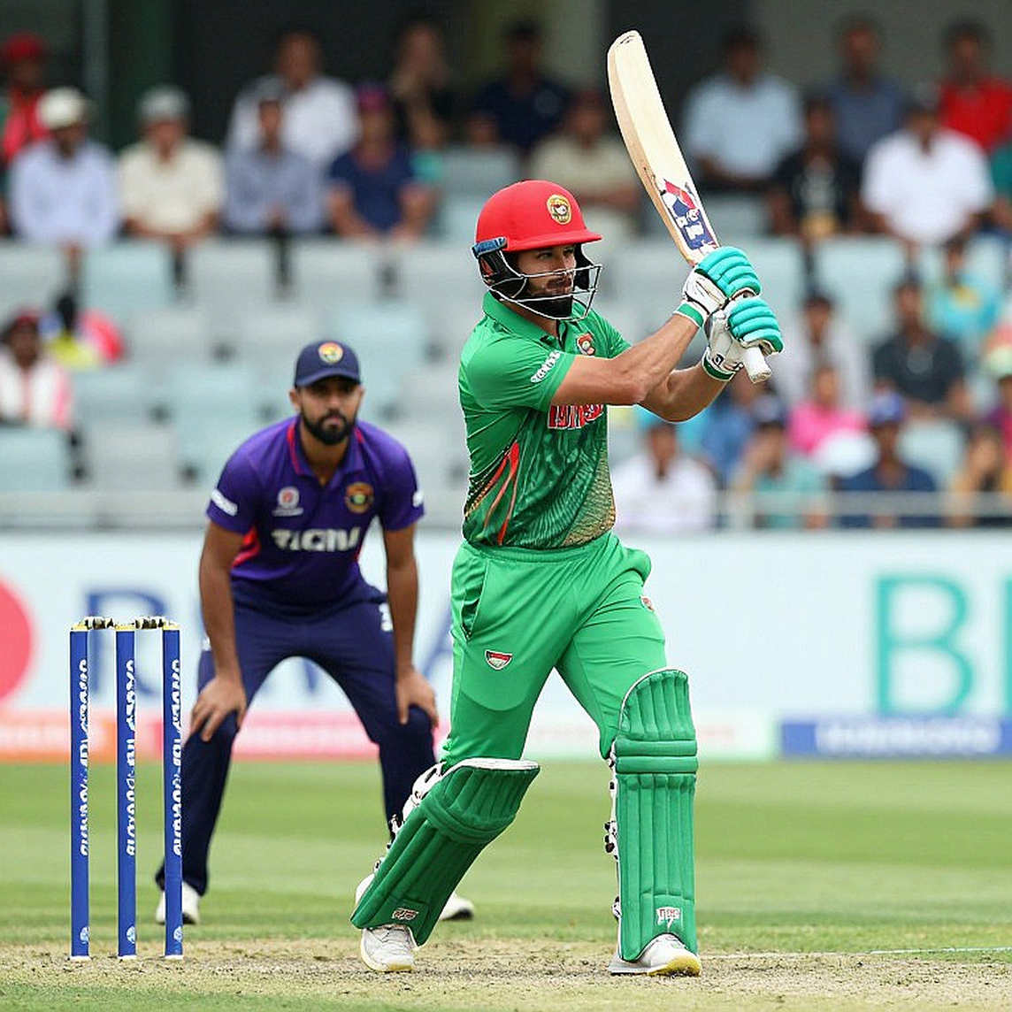 প্রথম টেস্ট, তৃতীয় দিন: ১০৬ রানের লিড, চার উইকেট আর হোম স্পিনে লুকিয়ে থাকা প্রশ্ন প্রথম টেস্ট, তৃতীয় দিন: ১০৬ রানের লিড, চার উইকেট আর হোম স্পিনে লুকিয়ে থাকা প্রশ্ন