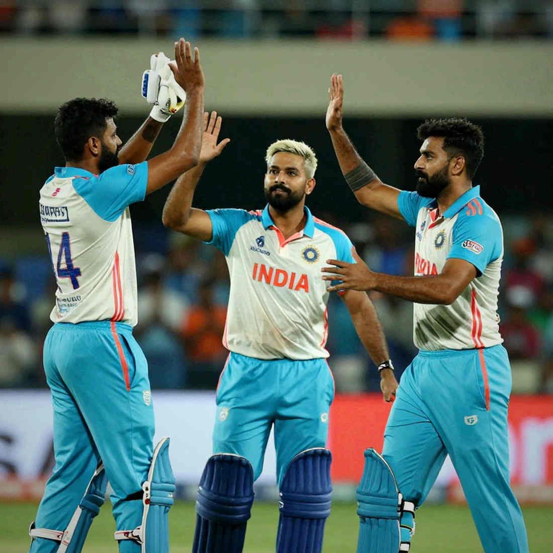 মিরপুরে টস জিতে ব্যাটিং, মুশফিক ছাড়া একাদশ — যে 'চার জয়ের হিসাব' কারও উদ্ধৃতি ছাড়াই ঘুরছে মিরপুরে টস জিতে ব্যাটিং, মুশফিক ছাড়া একাদশ — যে 'চার জয়ের হিসাব' কারও উদ্ধৃতি ছাড়াই ঘুরছে