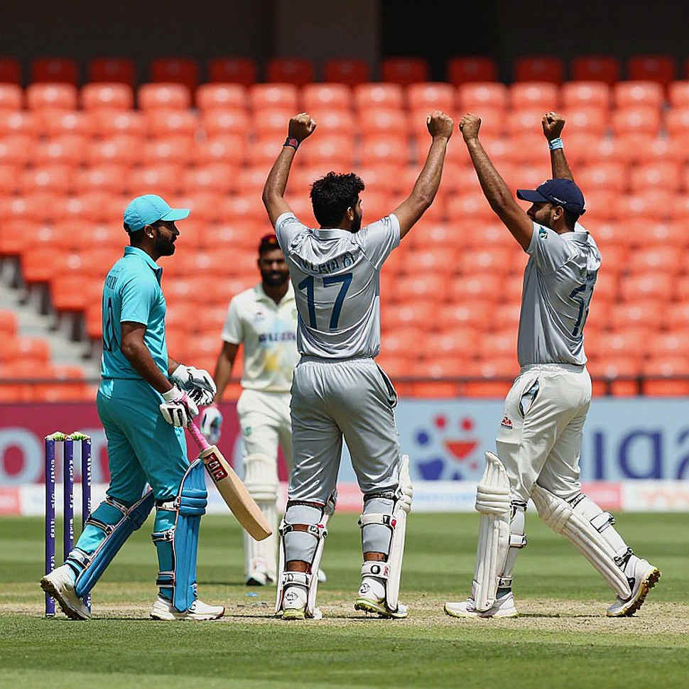 PSL 12-এর রোডম্যাপ: ৪৬ দিনে ৪৪ ম্যাচ আর ডিরেক্ট সাইনিংয়ের এক-মার্কি শর্ত PSL 12-এর রোডম্যাপ: ৪৬ দিনে ৪৪ ম্যাচ আর ডিরেক্ট সাইনিংয়ের এক-মার্কি শর্ত