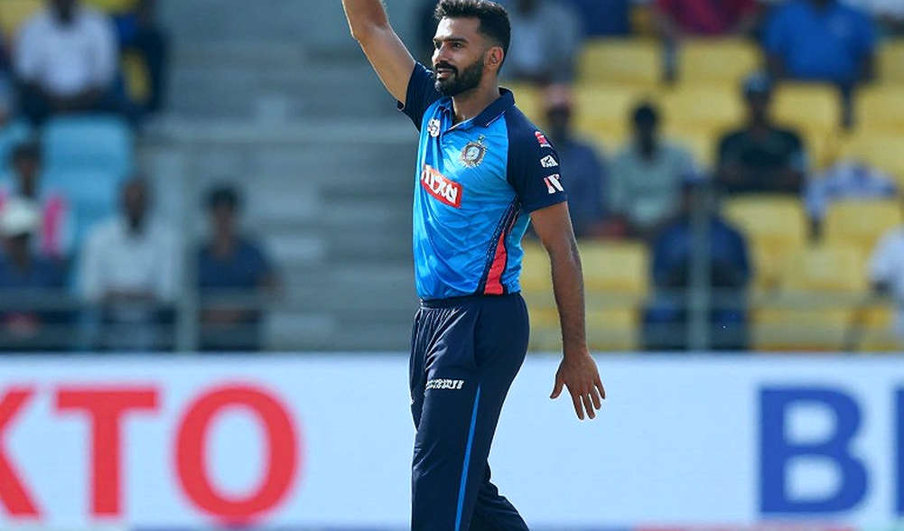 যে দল গ্যালারিতে ছিল না: শারজার নারী বিশ্বকাপ আর একটা ধার করা বাড়ি যে দল গ্যালারিতে ছিল না: শারজার নারী বিশ্বকাপ আর একটা ধার করা বাড়ি