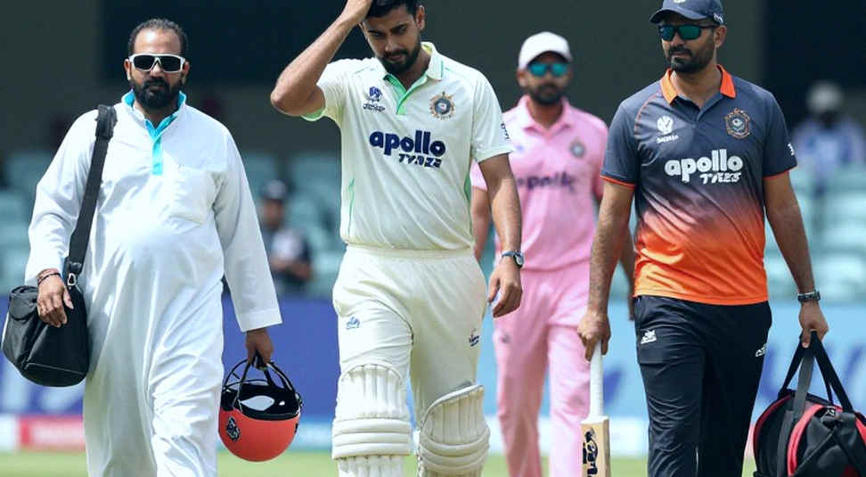 গ্লাভস বদল, ব্যাটিং অর্ডার আর ১৭ জনের ধাঁধা: জেবেরহা টেস্টের আগে দক্ষিণ আফ্রিকার নির্বাচনী জ্যামিতি গ্লাভস বদল, ব্যাটিং অর্ডার আর ১৭ জনের ধাঁধা: জেবেরহা টেস্টের আগে দক্ষিণ আফ্রিকার নির্বাচনী জ্যামিতি